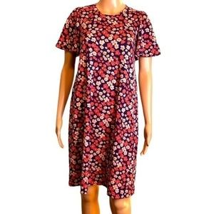 Motherhood maternity dress size SP floral with black background short sleeves.‌